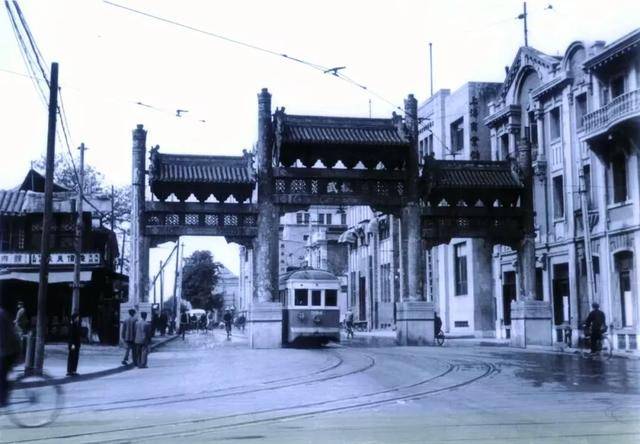 “90后”北京小伙，6年时间从故纸堆找回北京有轨电车