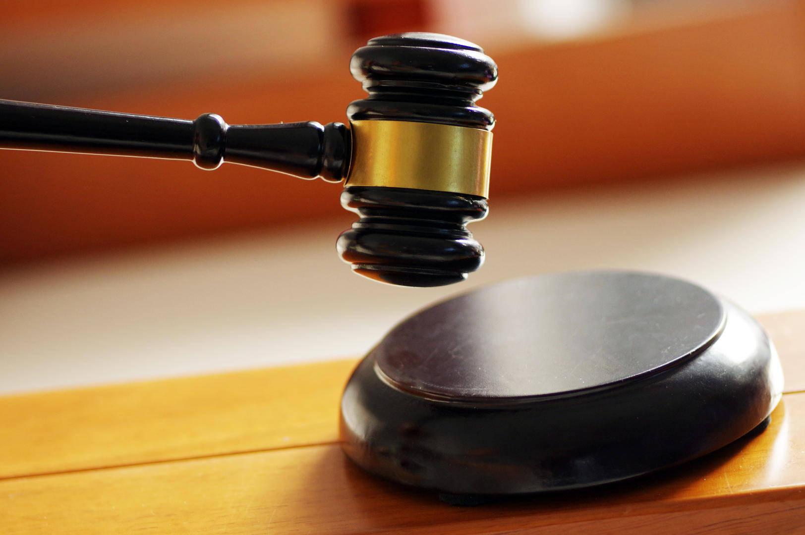 深夜携洛阳铲从东周墓盗走83颗玛瑙珠 6男子因盗掘古墓葬罪获刑