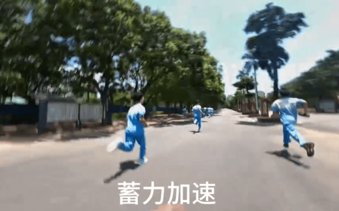 苏炳添来了都得吃剩饭，最近爆火的“高中生抢饭”看得人气血都足了