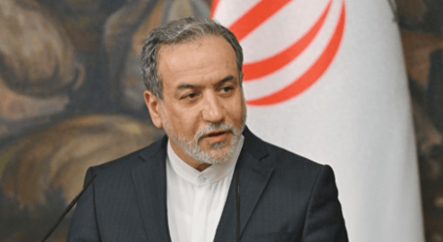 美国禁令沦为笑柄？首趟中国列车历经15天抵达伊朗，释放信号特殊