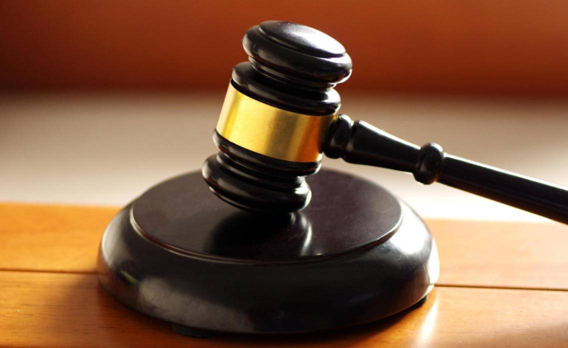 女儿整理遗物发现父亲生前向已婚女转账129万,法院一审判对方返还109万及利息