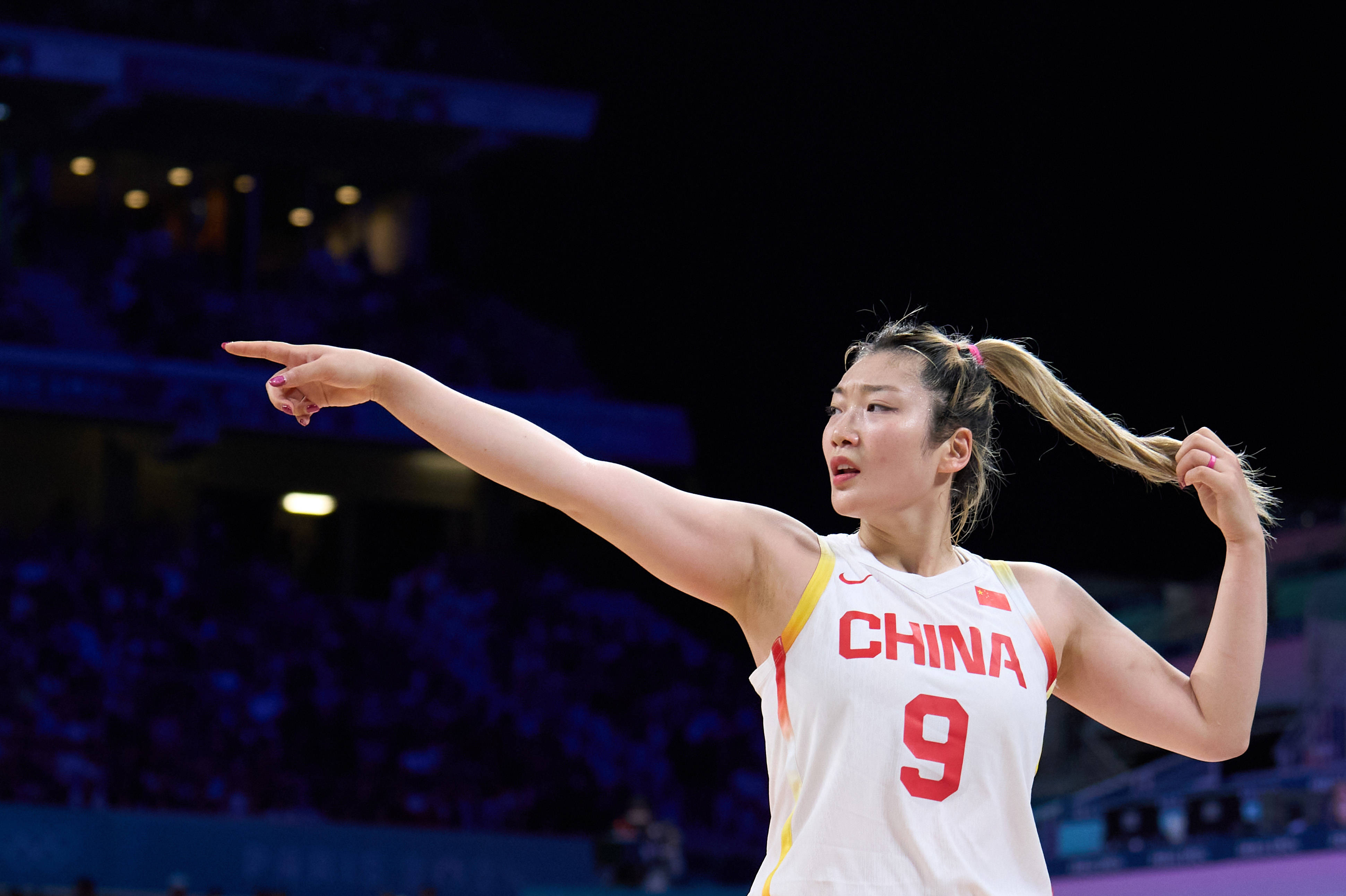 媒体人:说李梦因伤离队已算体面 更大腕的宫鲁鸣都开除过