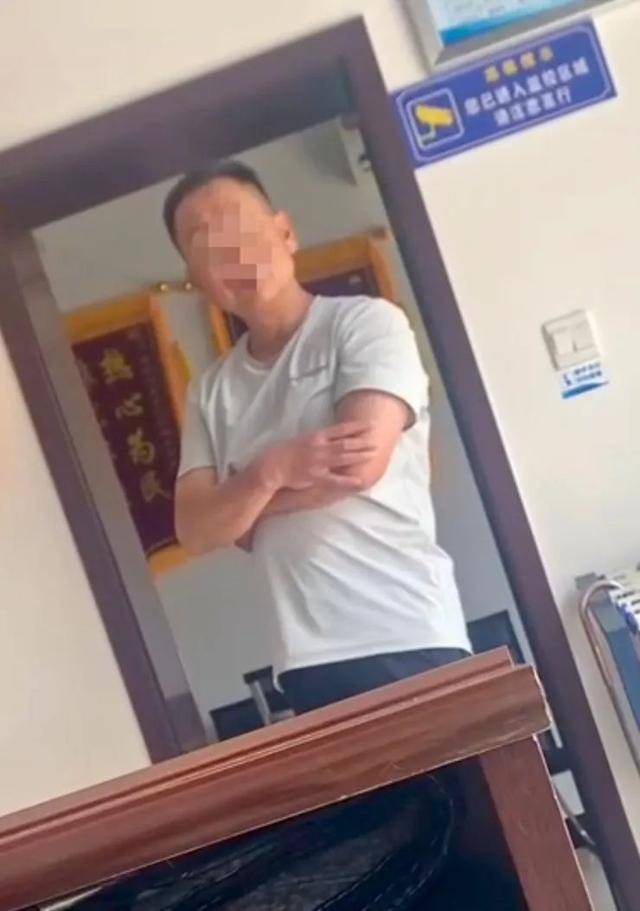 河南一家长称去教育局反映情况被怼,该局回应:态度存在问题,纪检部门已介入 河南一家长称去教育局反映情况被怼,该局回应:态度存在问题,纪检部门已介入