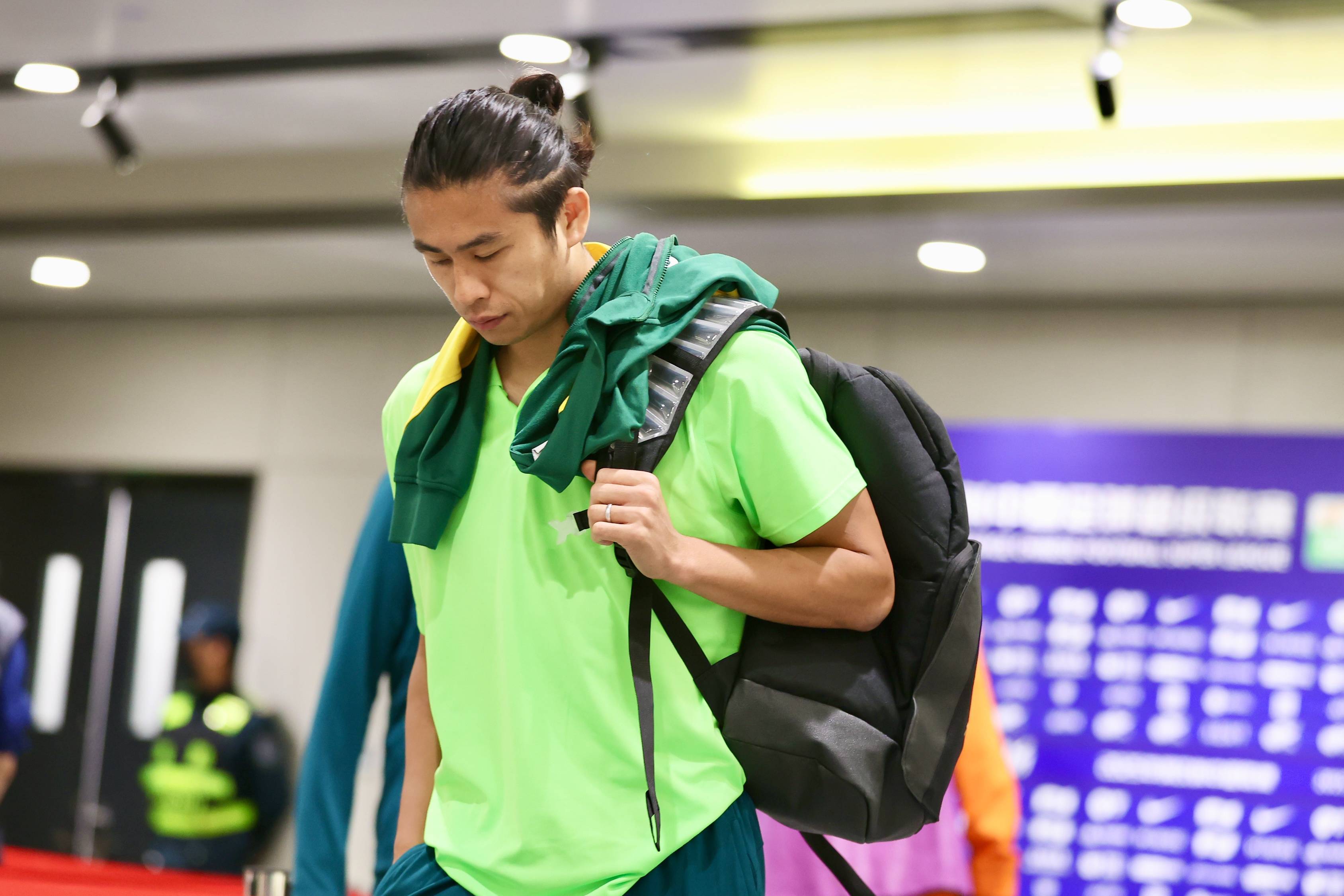 博主：国安今日前往梅州，张玉宁和部分外援于机场与大部队会合