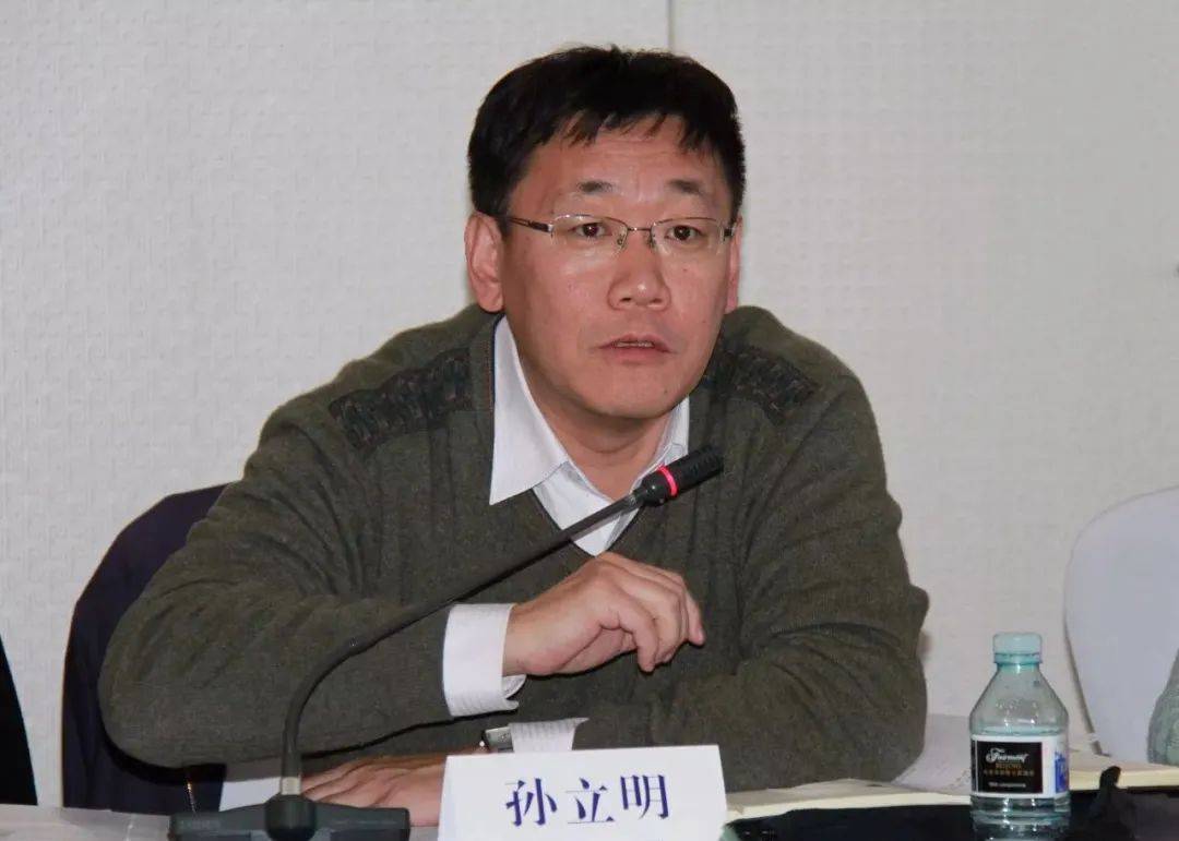 一级巡视员孙立明，主动投案