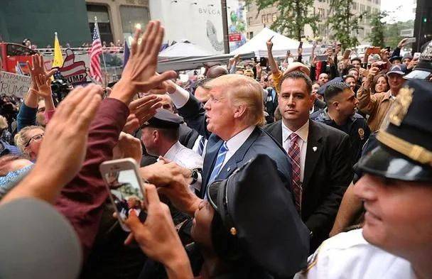 事先没有传出半点消息!特朗普突然宣布,对外释放信号强烈