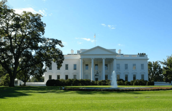 特朗普即将访华，阵容豪华，提前为我国备好大礼，民进党要急