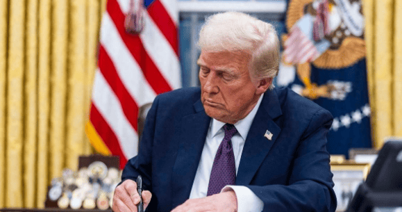 特朗普急着访华,随行团空前庞大,这一次,马斯克4字预言结局