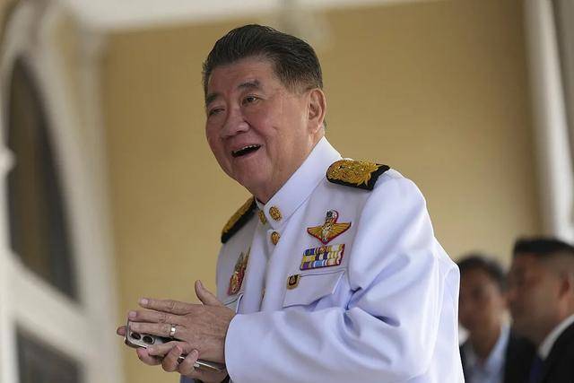 时隔两天,泰国又换了一位总理