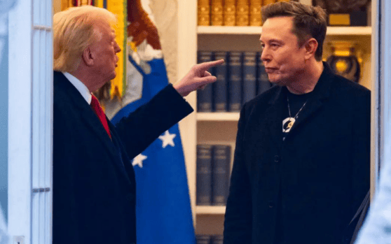 最新支持率出炉!马斯克的新党太猛了,特朗普紧急发文,真轻敌了?