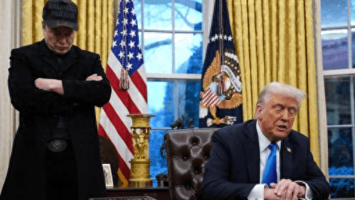 最新支持率出炉!马斯克的新党太猛了,特朗普紧急发文,真轻敌了?