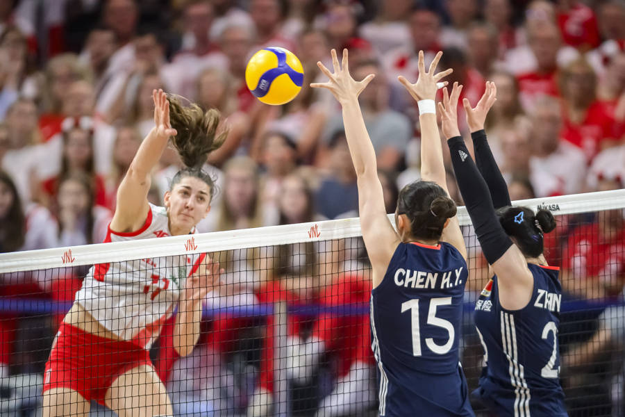 世界联赛总决赛惜败波兰无缘四强,年轻的中国女排在成长路上“交学费”