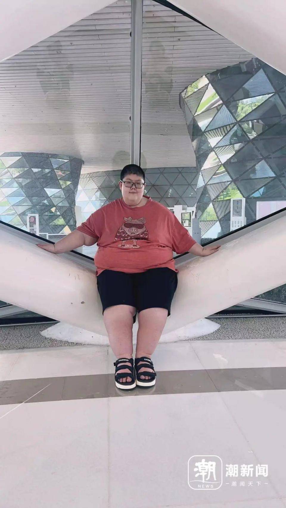 杭州330斤男孩患罕见病:永远吃不饱!妈妈抹泪不放弃:我要陪他长大