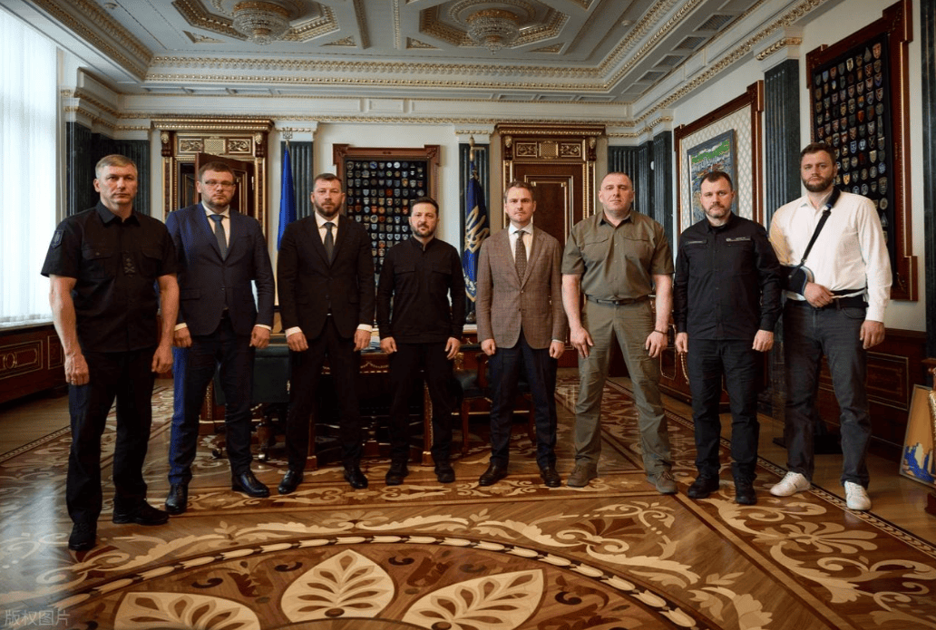 中方发火了，要求乌克兰纠正错误，不听耿爽的话，乌后悔都来不及