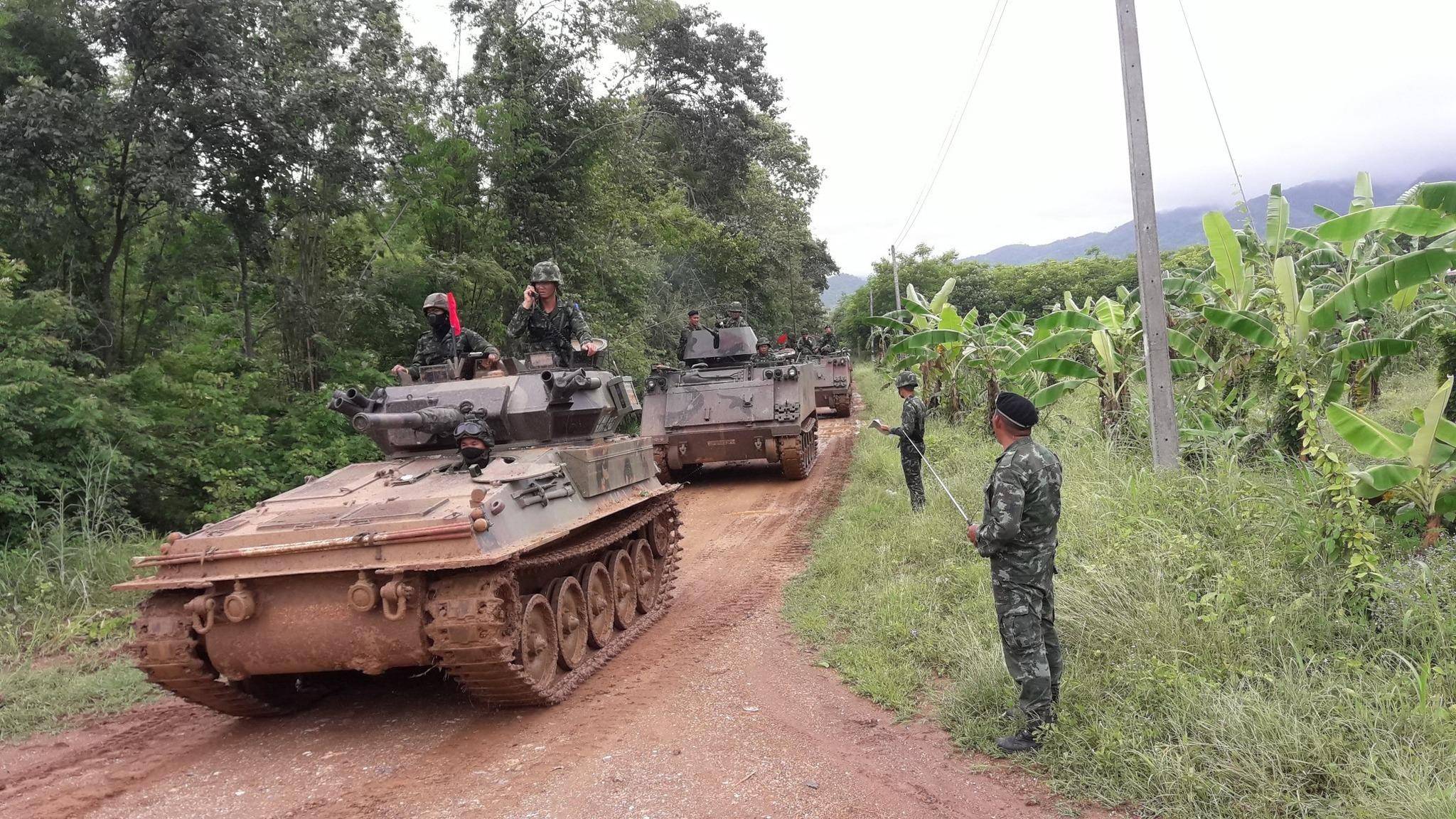 战事失控,59D坦克拼死突击,泰国瞬间进入应战:数架F16战机开炸