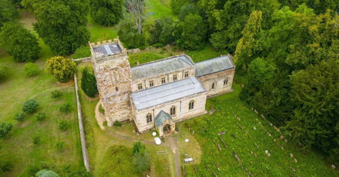 乔布斯27岁小女儿花半亿嫁马术奥运冠军，当模特合作LV，与谷爱凌是闺蜜