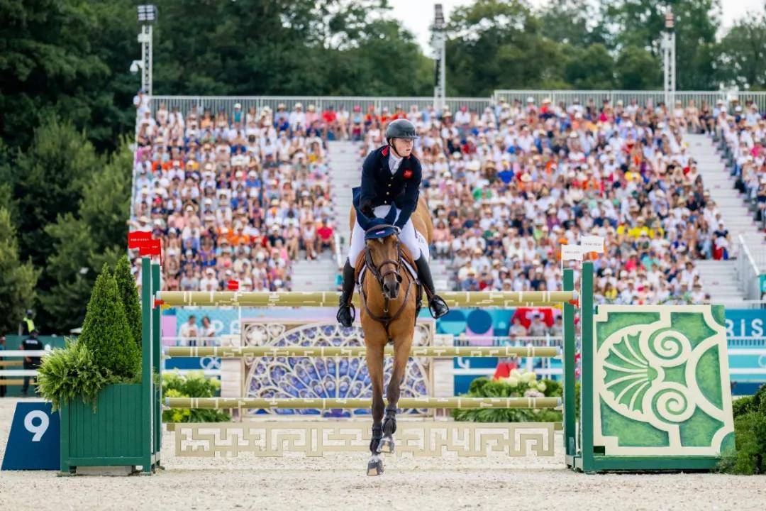 乔布斯27岁小女儿花半亿嫁马术奥运冠军，当模特合作LV，与谷爱凌是闺蜜