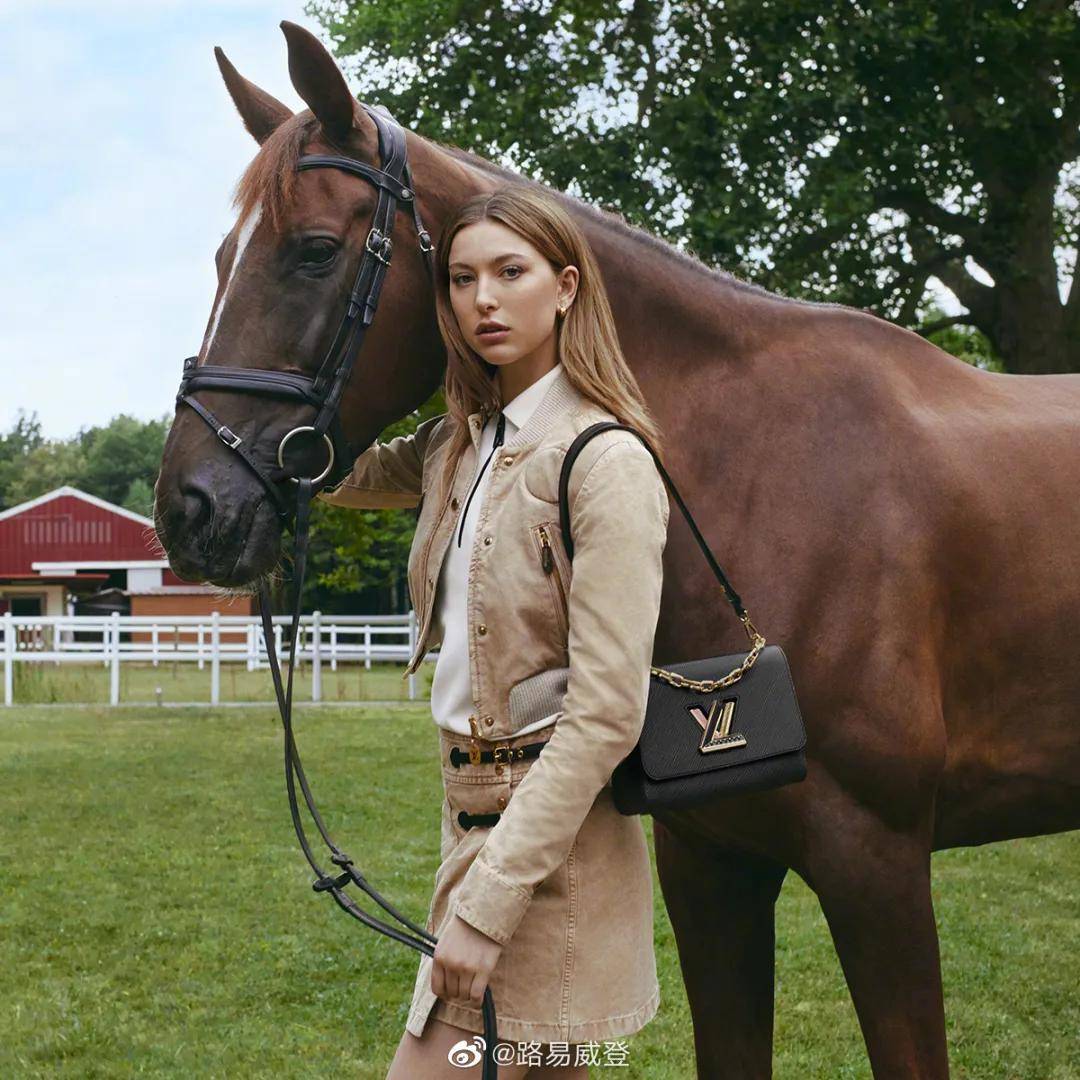 乔布斯27岁小女儿花半亿嫁马术奥运冠军，当模特合作LV，与谷爱凌是闺蜜