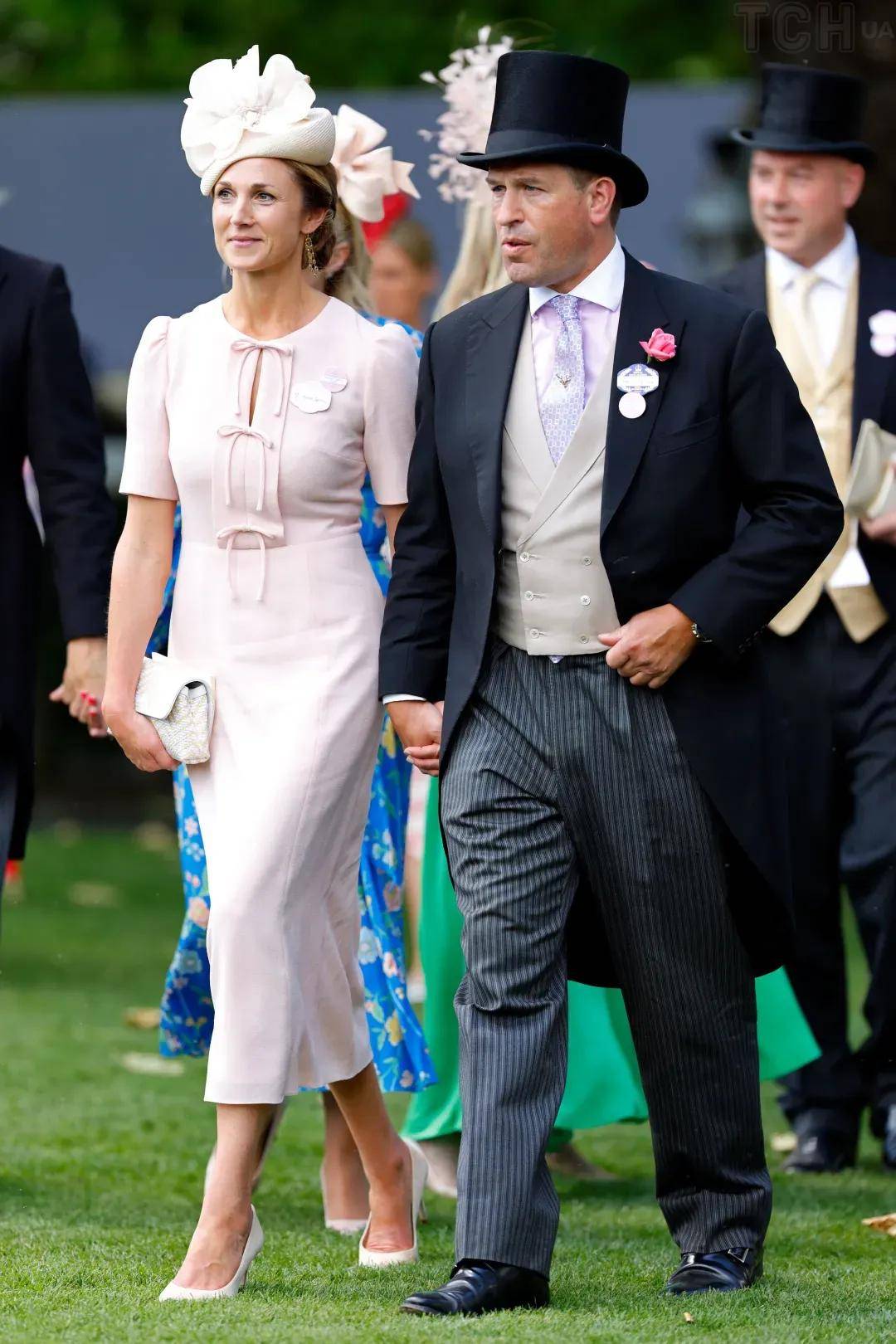 45岁离异带娃女护士嫁英国王室，比短剧更精彩！