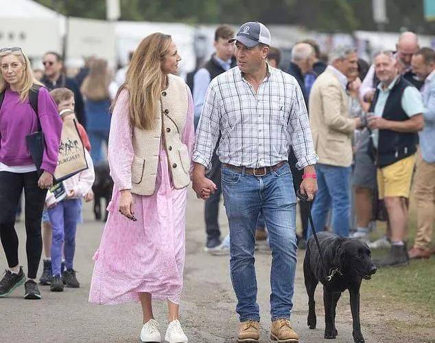 45岁离异带娃女护士嫁英国王室，比短剧更精彩！