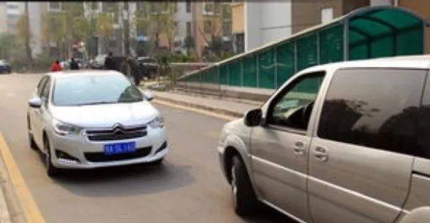 “刚走出去不到一分钟就出事”，一家五口1死4伤！家属最新发声