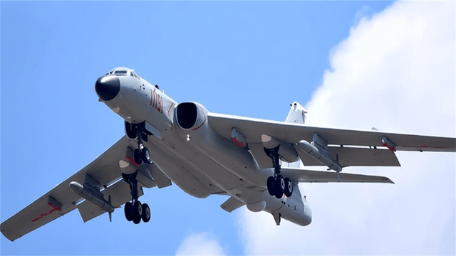 轰6N一飞冲天!忙着打造第四岛链的美,突然发现后院也不安全了