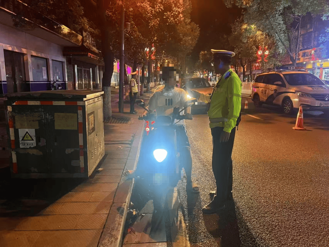 多地严查“人造太阳”!湖南交警提醒