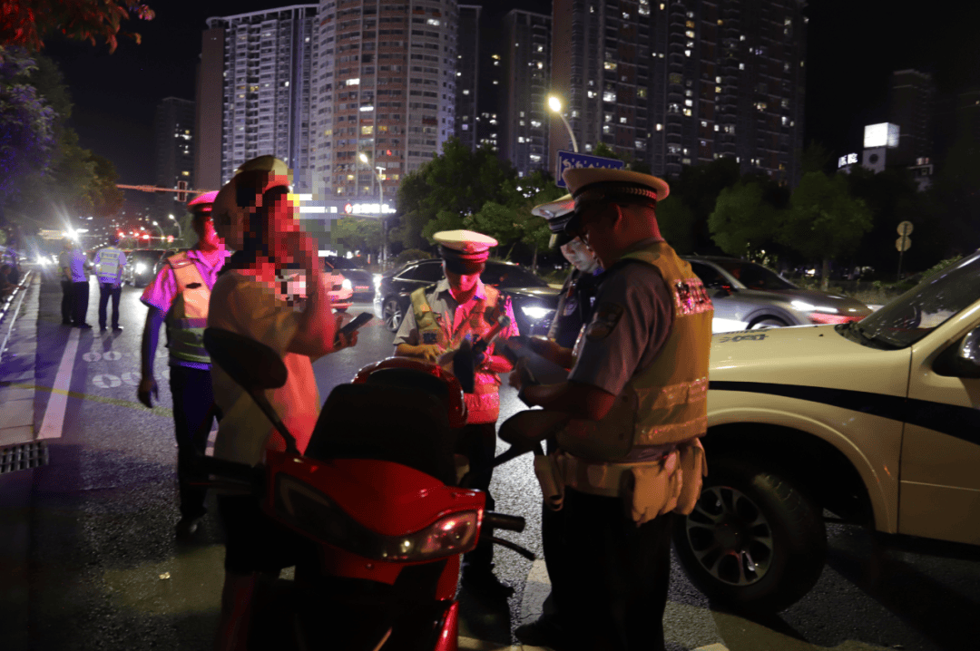 多地严查“人造太阳”!湖南交警提醒