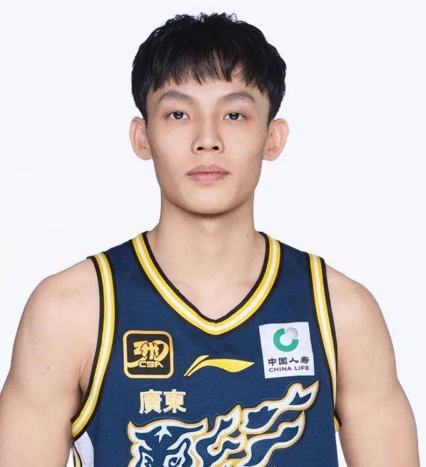 中国男篮徐杰被曝赌球欠数百万赌债、多次出轨，经纪公司回应：无事实依据，属于造谣诽谤