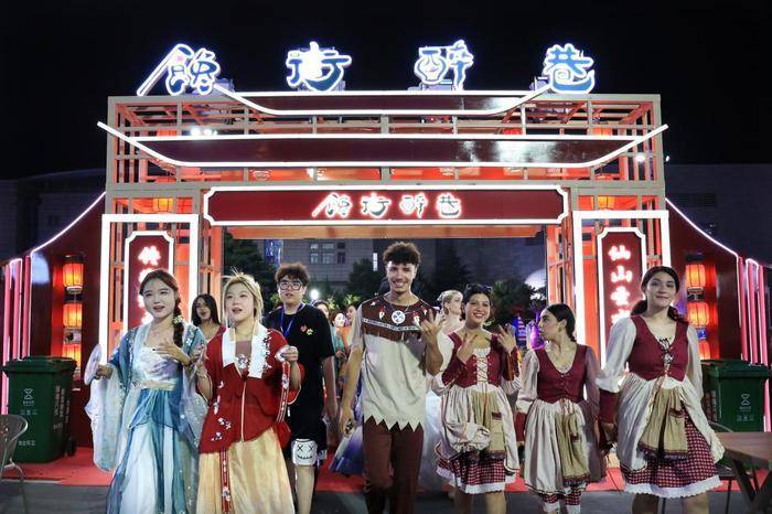 氛围感拉满!体验超棒!市民游客齐赞第35届青岛国际啤酒节崂山会场