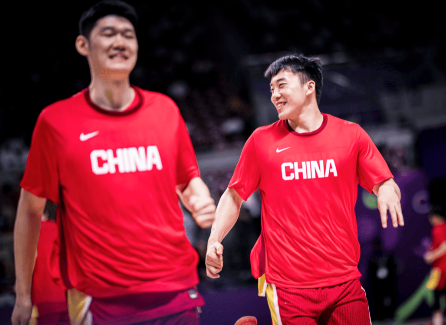 联手胡金秋入选亚洲杯最佳阵容 王俊杰流着泪领奖