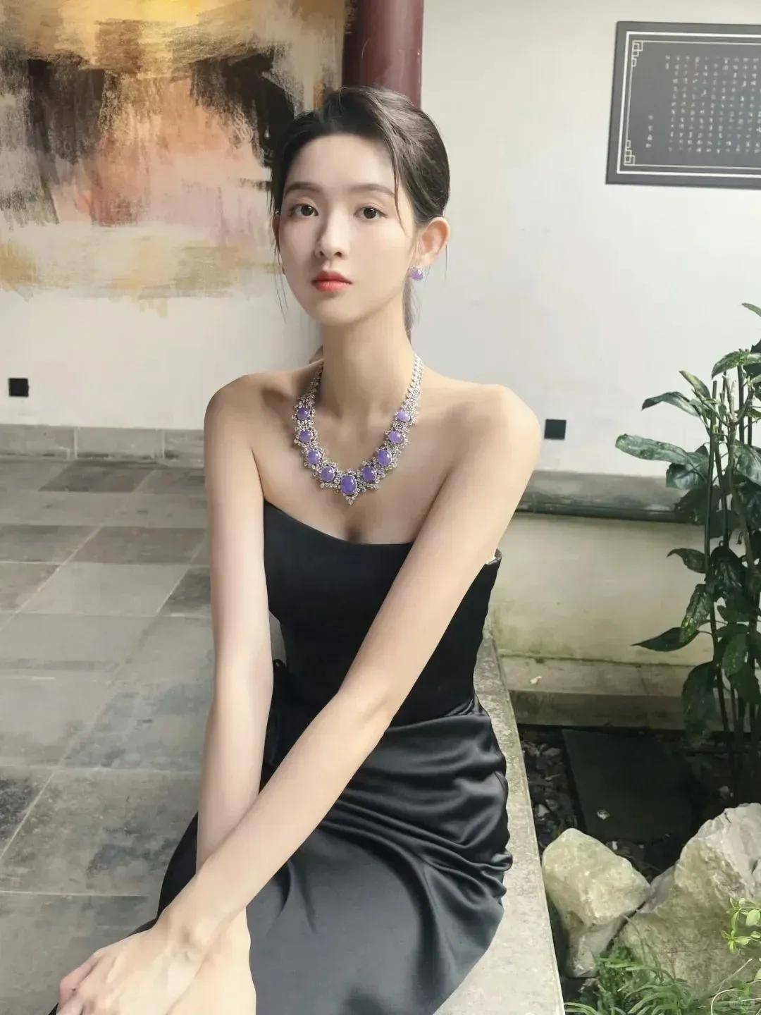 “耿直”的95小花王玉雯火了,被评“活人感好重”