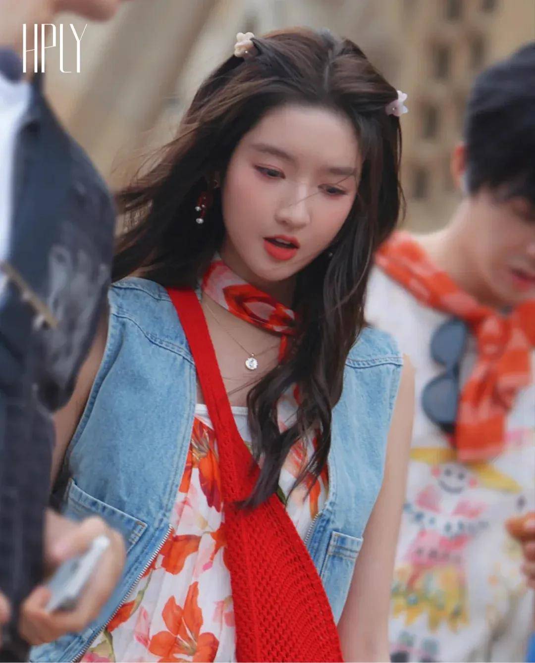 “耿直”的95小花王玉雯火了,被评“活人感好重”