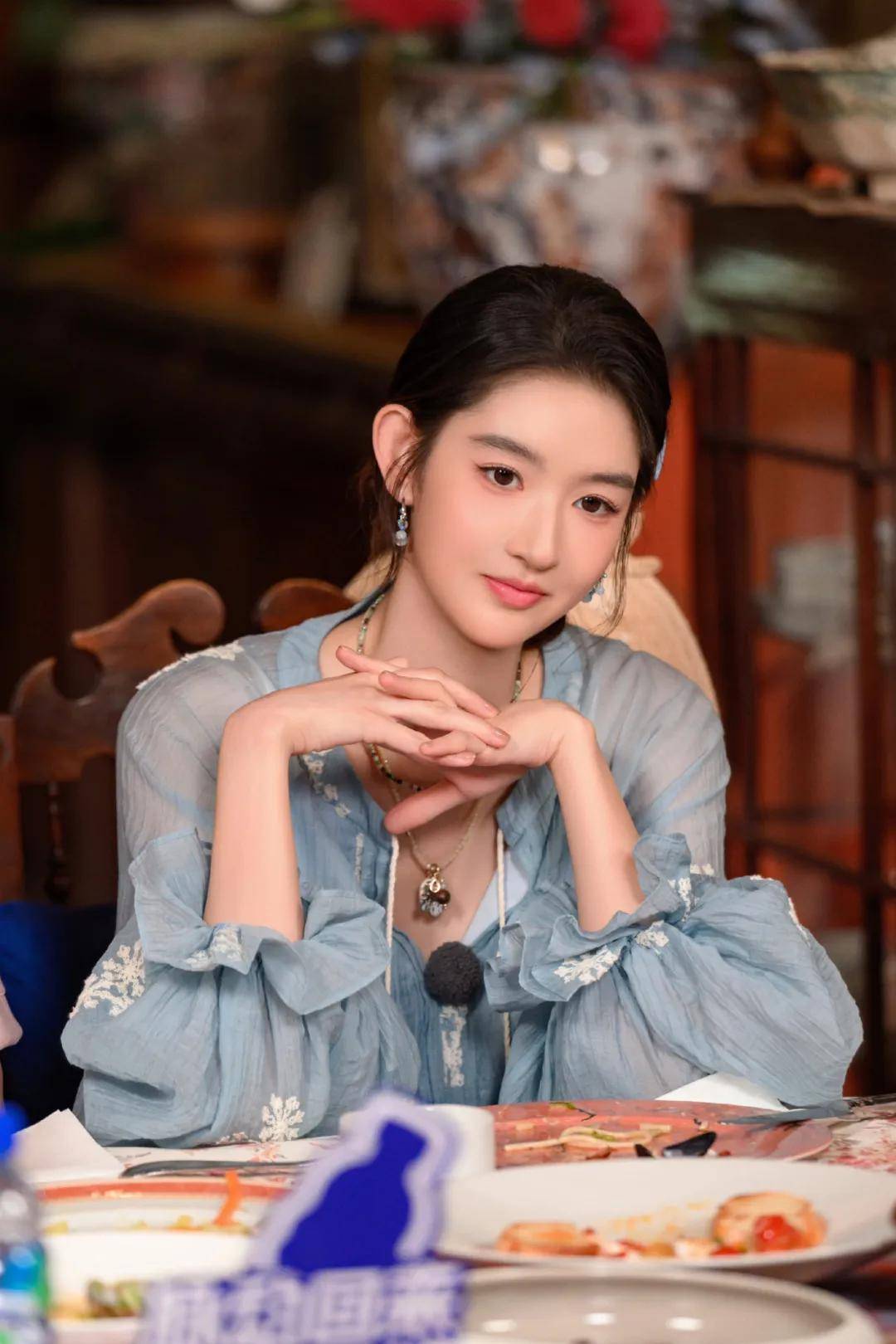 “耿直”的95小花王玉雯火了,被评“活人感好重”