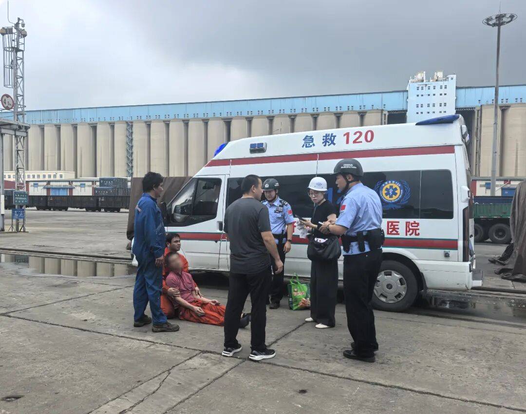 中国留学生因用手机拍照翻译遭拘押,中使馆紧急提醒!【新闻早知道】