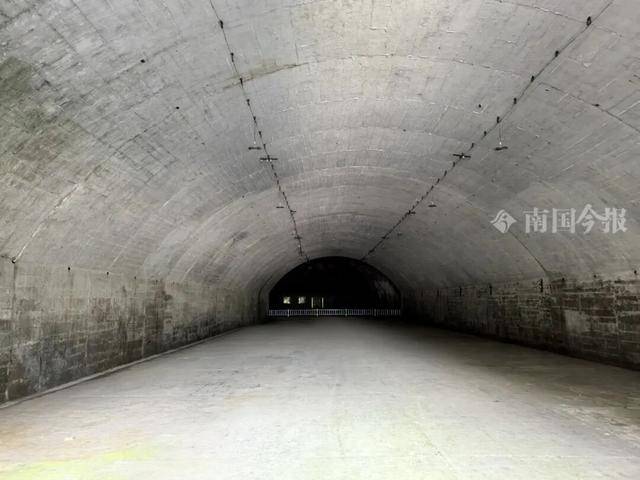 神操作！用天然溶洞停放40架飞机，这种“绝招”可能只有柳州人干得出来！