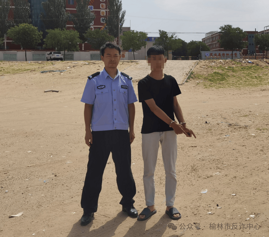 陕西榆林多名中学生为防止被学校发现,将手机藏于电动车座椅下,坏消息:小偷发现了