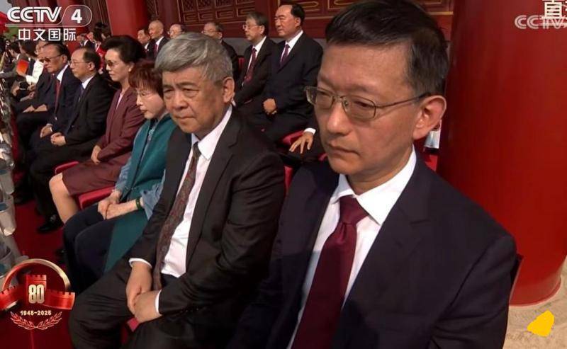 洪秀柱亮相北京,特殊站位有说法,不惧台当局威胁,民进党气急败坏!