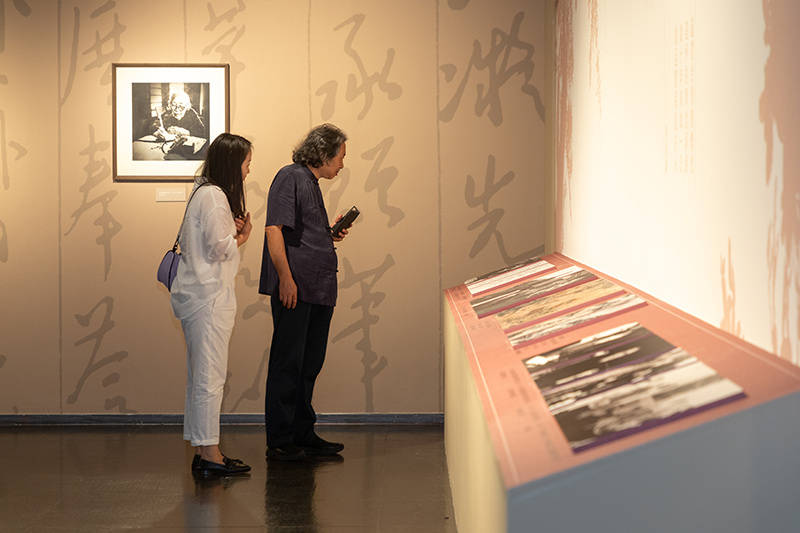 国家大剧院举办何香凝艺术精品展