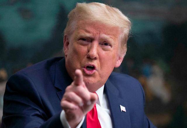 特朗普1小时“骂”遍全球,称中国资助战争,马克龙当场“回怼”