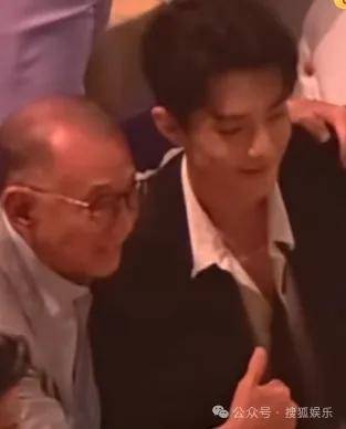 这场晚会台下简直是追星现场,名场面太多了吧?