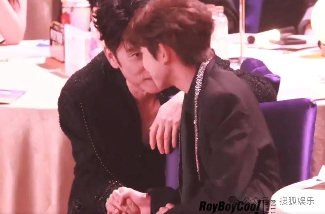 这场晚会台下简直是追星现场,名场面太多了吧?