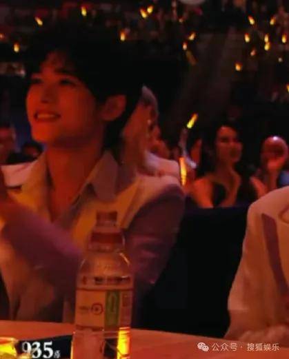 这场晚会台下简直是追星现场,名场面太多了吧?