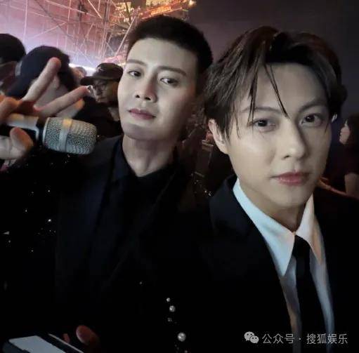 这场晚会台下简直是追星现场,名场面太多了吧?