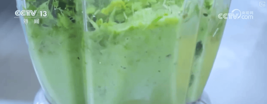 特色月饼玩转“跨界”创新 给节日消费添“新”意激活经济“新”热力