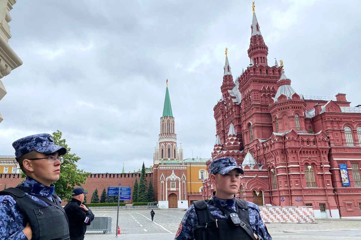 泽连斯基预告“斩首”普京?特朗普立场转变,援乌战斧打击莫斯科