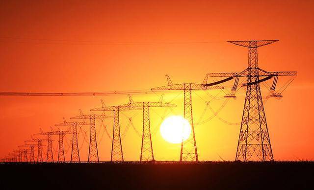 领航定向驾驭发展全局——习近平经济思想引领新时代经济工作述评之一