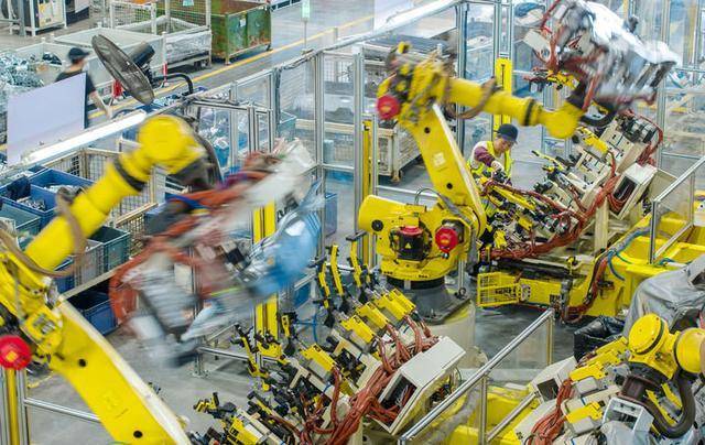 领航定向驾驭发展全局——习近平经济思想引领新时代经济工作述评之一