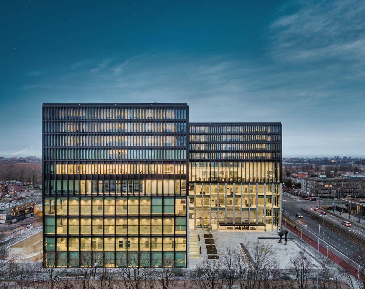 荷兰抢安世半导体,遭中国反制!汽车面临停产,荷兰想紧急对华谈判