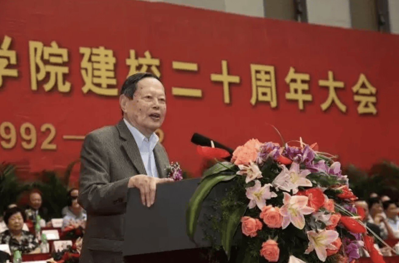 杨振宁为什么连续32年担任东莞理工学院名誉校长?